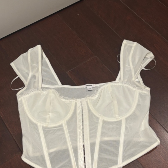 Garage white top size small - Picture 2 of 5